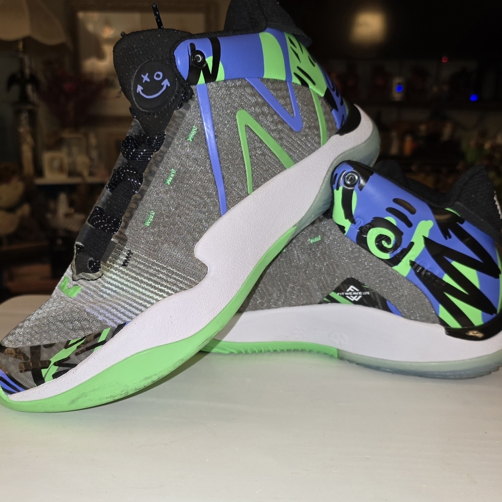 NEW Balance TWO WXY v2 basketball sneakers in the "Black Green Blue" 10.5 Mens